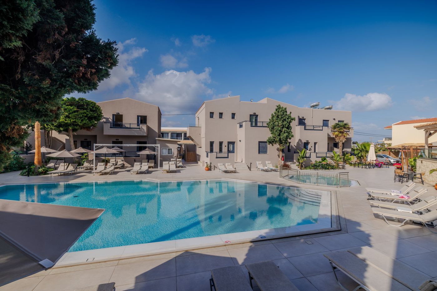 Blue-Aegean-Suites---Apts-Pool-5
