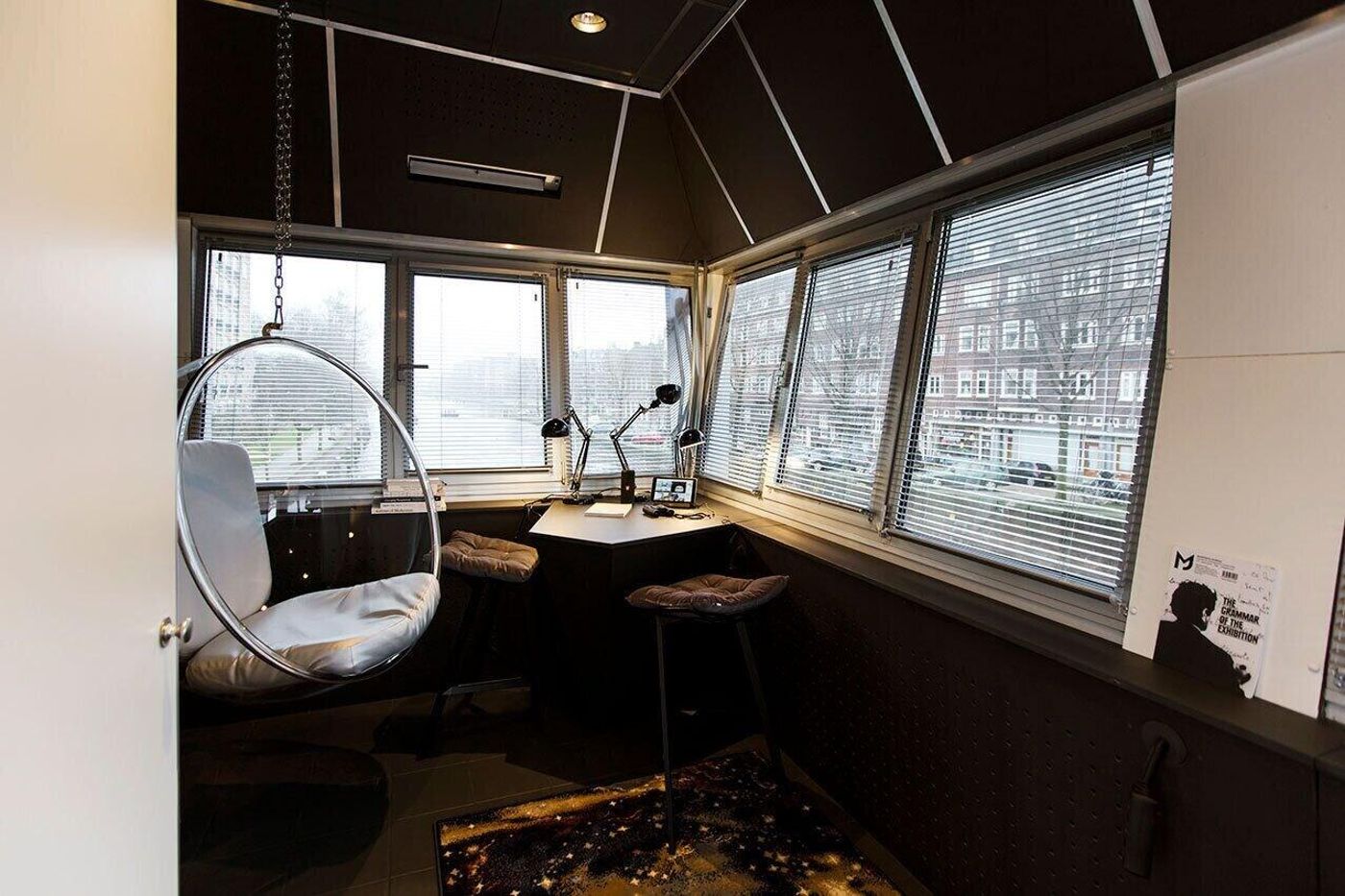 SWEETS - Wiegbrug-Netherlands-AMSTERDAM-Room-2