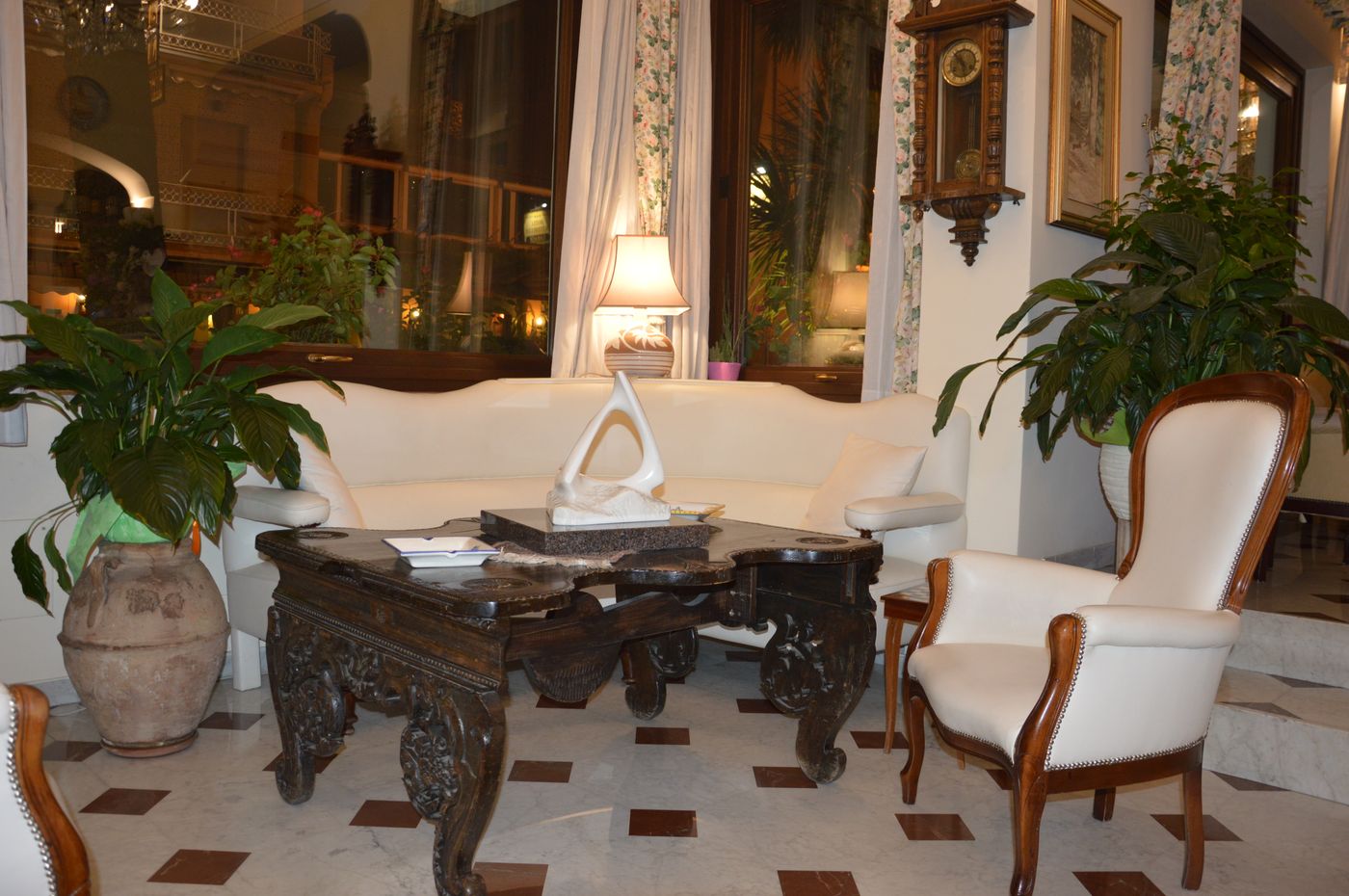 Santa-Lucia-Hotel-Lobby-44