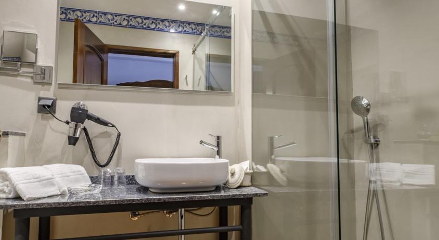 Dom-Manuel-I-Room-24