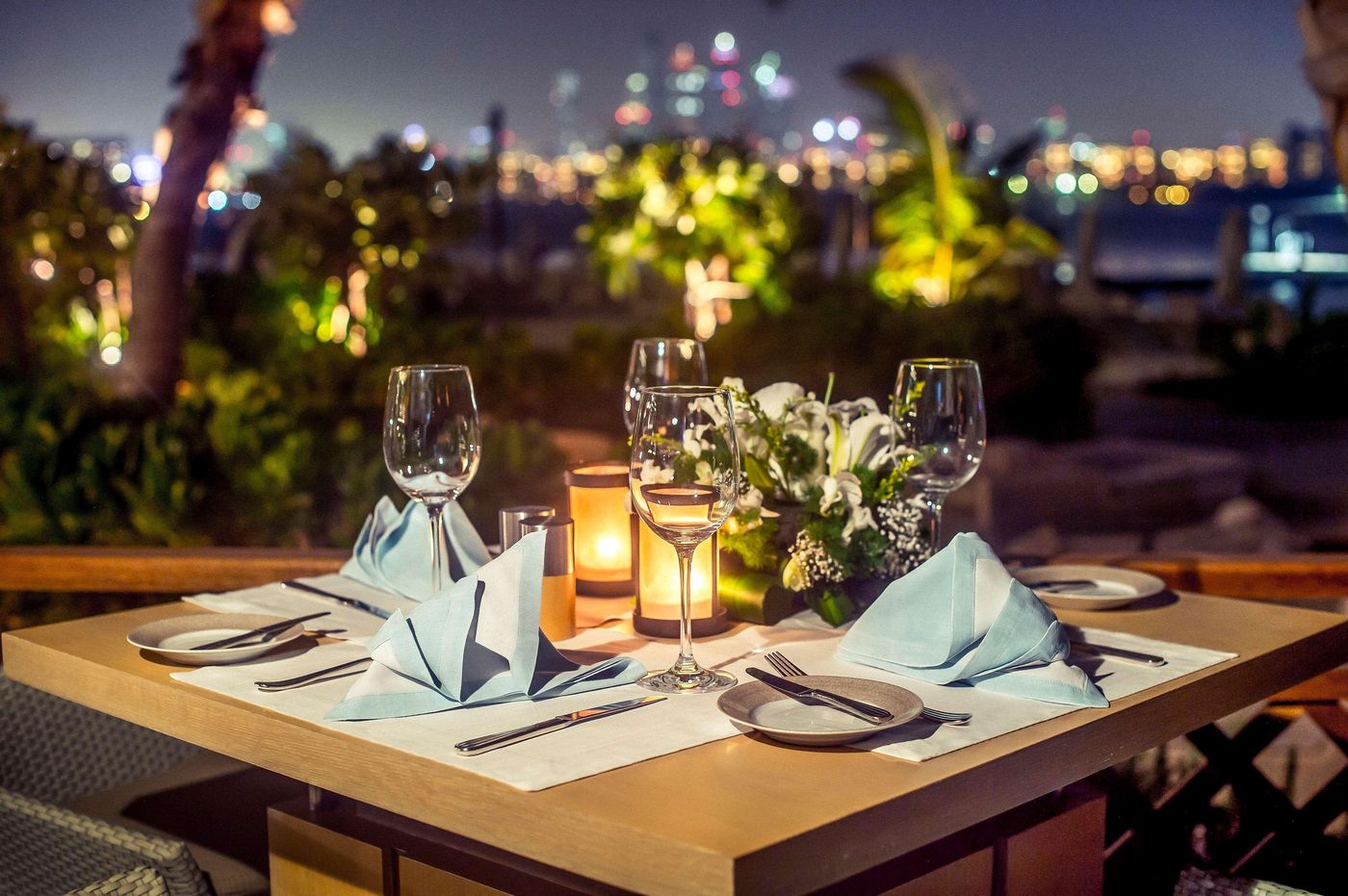 Waldorf-Astoria-Dubai-Palm-Jumeirah-Restaurant-15