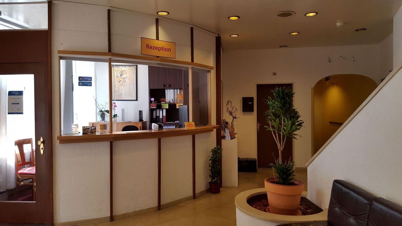 Zum Spalenbrunnen-Switzerland-BASEL -Lobby-4