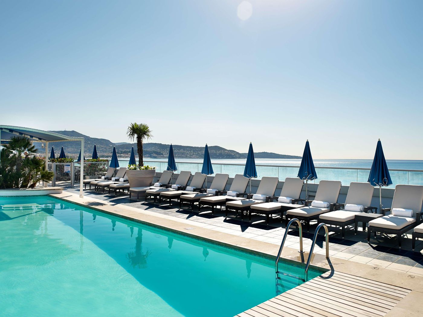 Radisson-Blu-Hotel-Nice-Pool-1