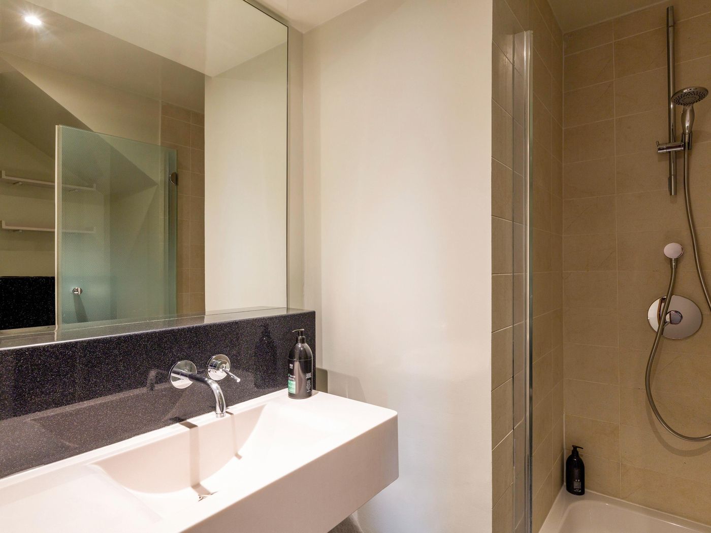 Adagio-Paris-Tour-Eiffel-Room-62