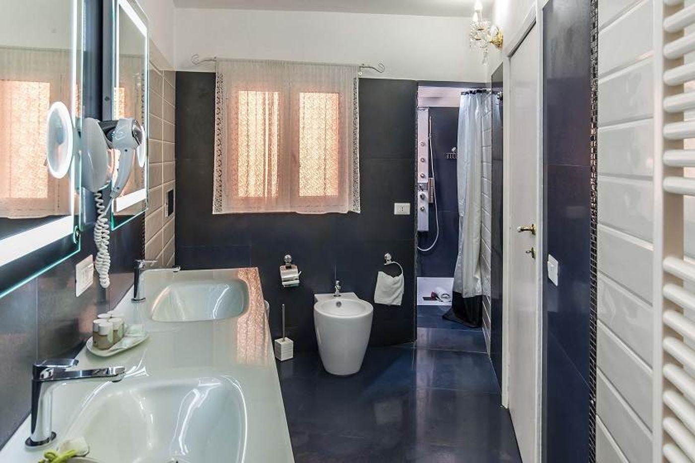 Trevi-Rome-Suite-Room-34