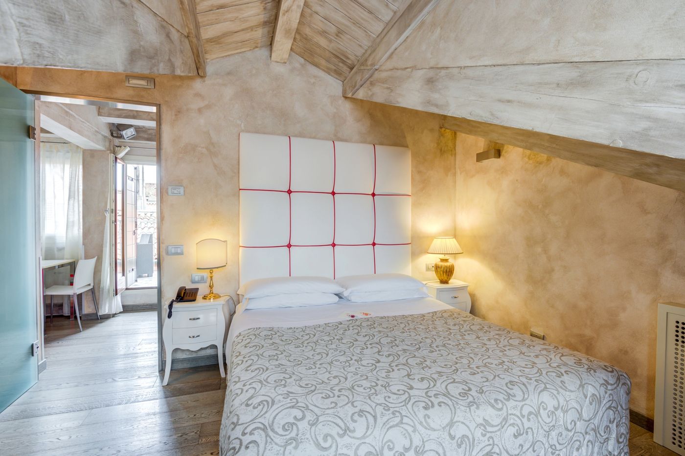 Hotel-Antiche-Figure-Room-32