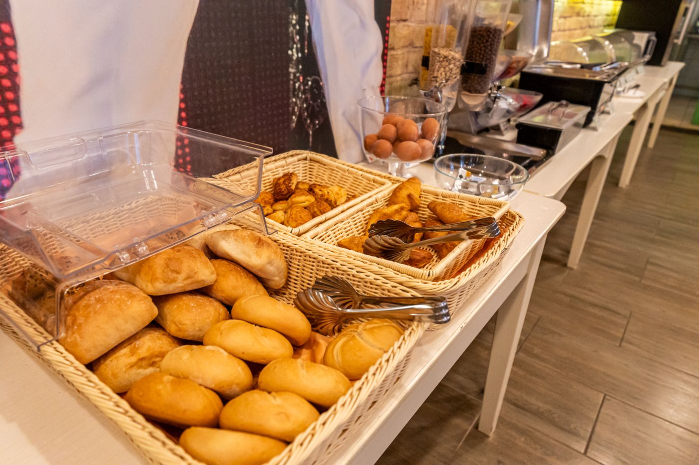 Full-Moon-Budapest-Restaurant-48