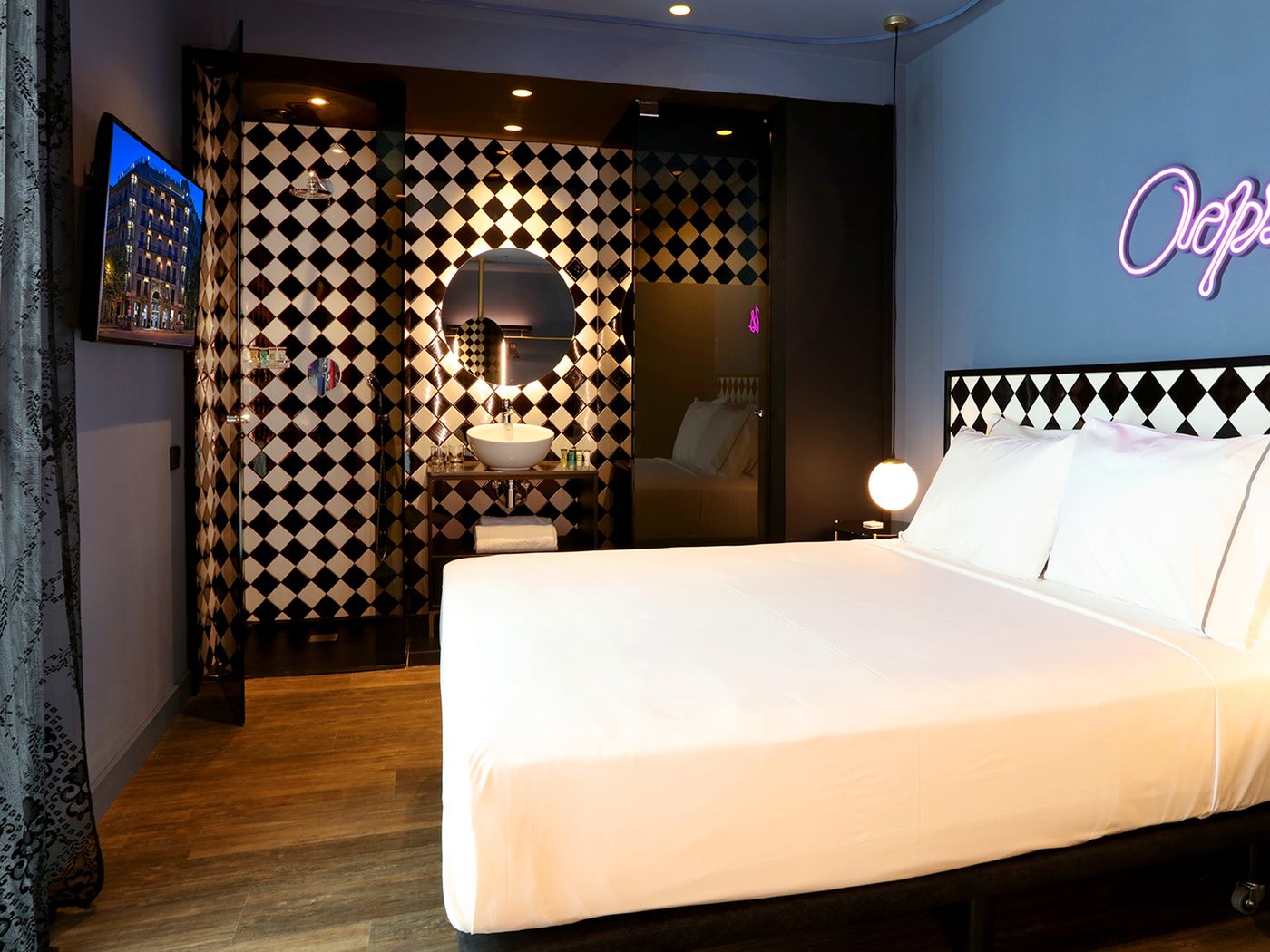 Axel-Hotel-Madrid---Adults-Only-Room-28