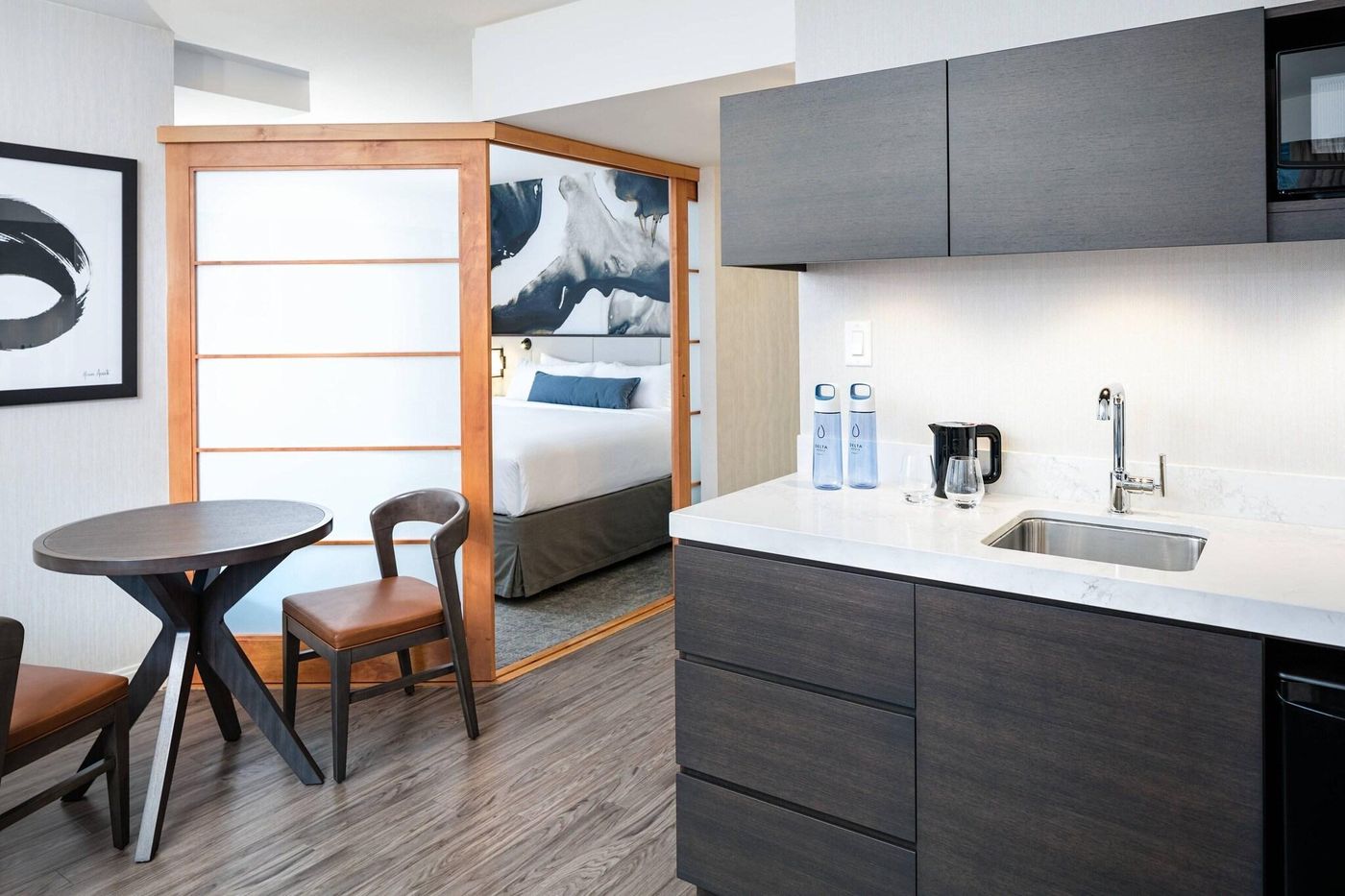 Delta-Hotels-By-Marriott-Vancouver-Downtown-Suites-Room-25