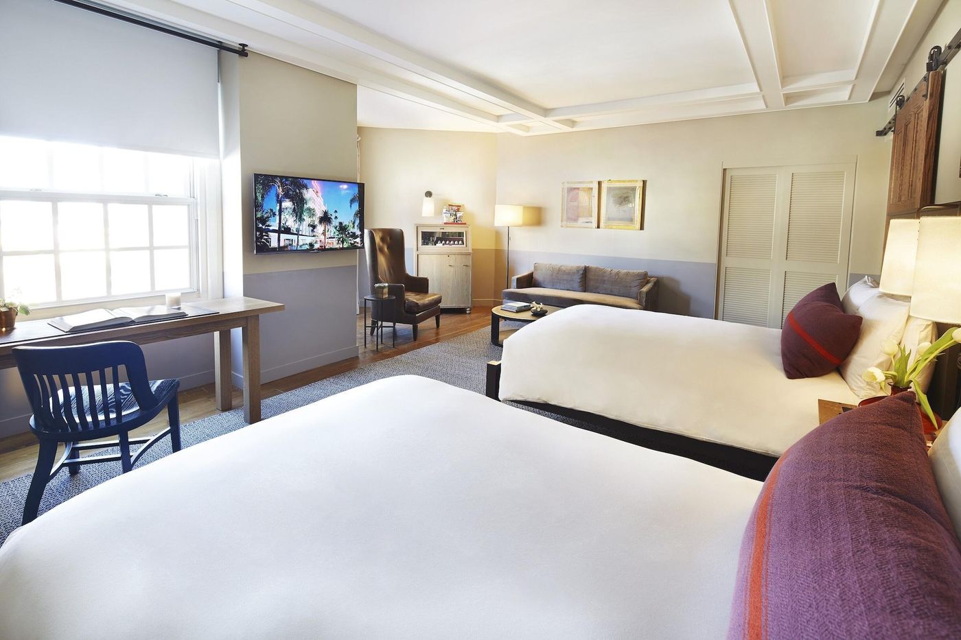 Hollywood-Roosevelt-Room-29