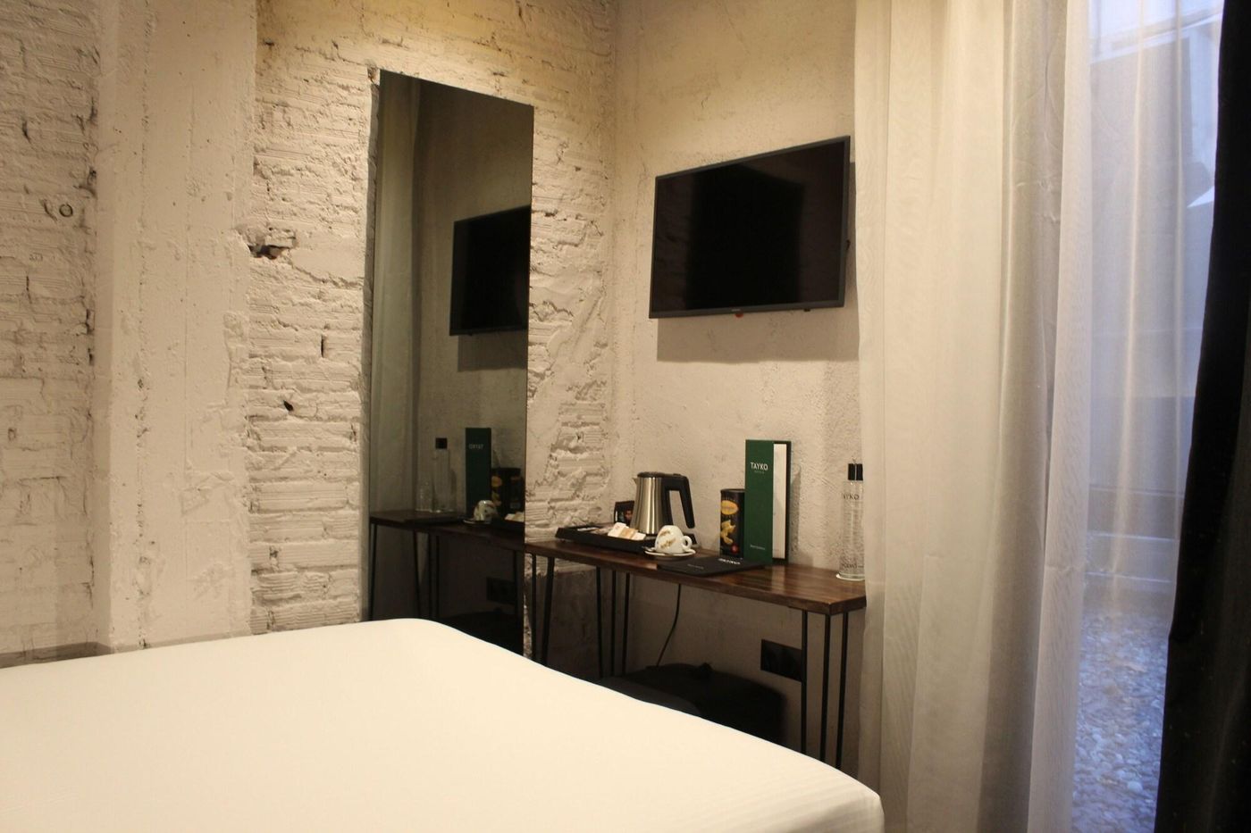 Tayko Bilbao-Spain-Bilbao-Room-10