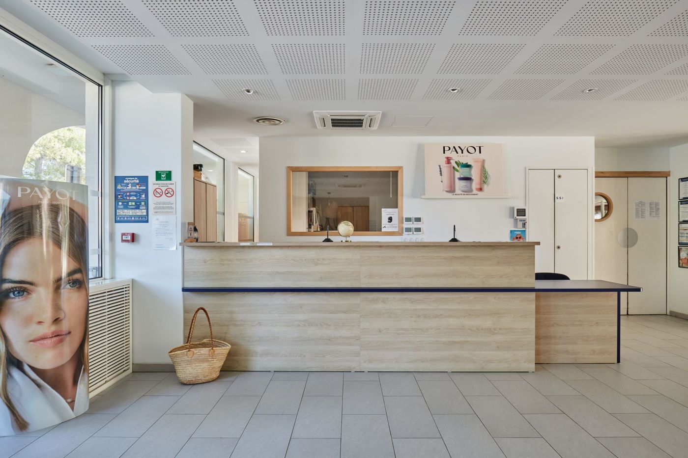 Residence-Prestige-Odalys-Les-Canissons-Lobby-62