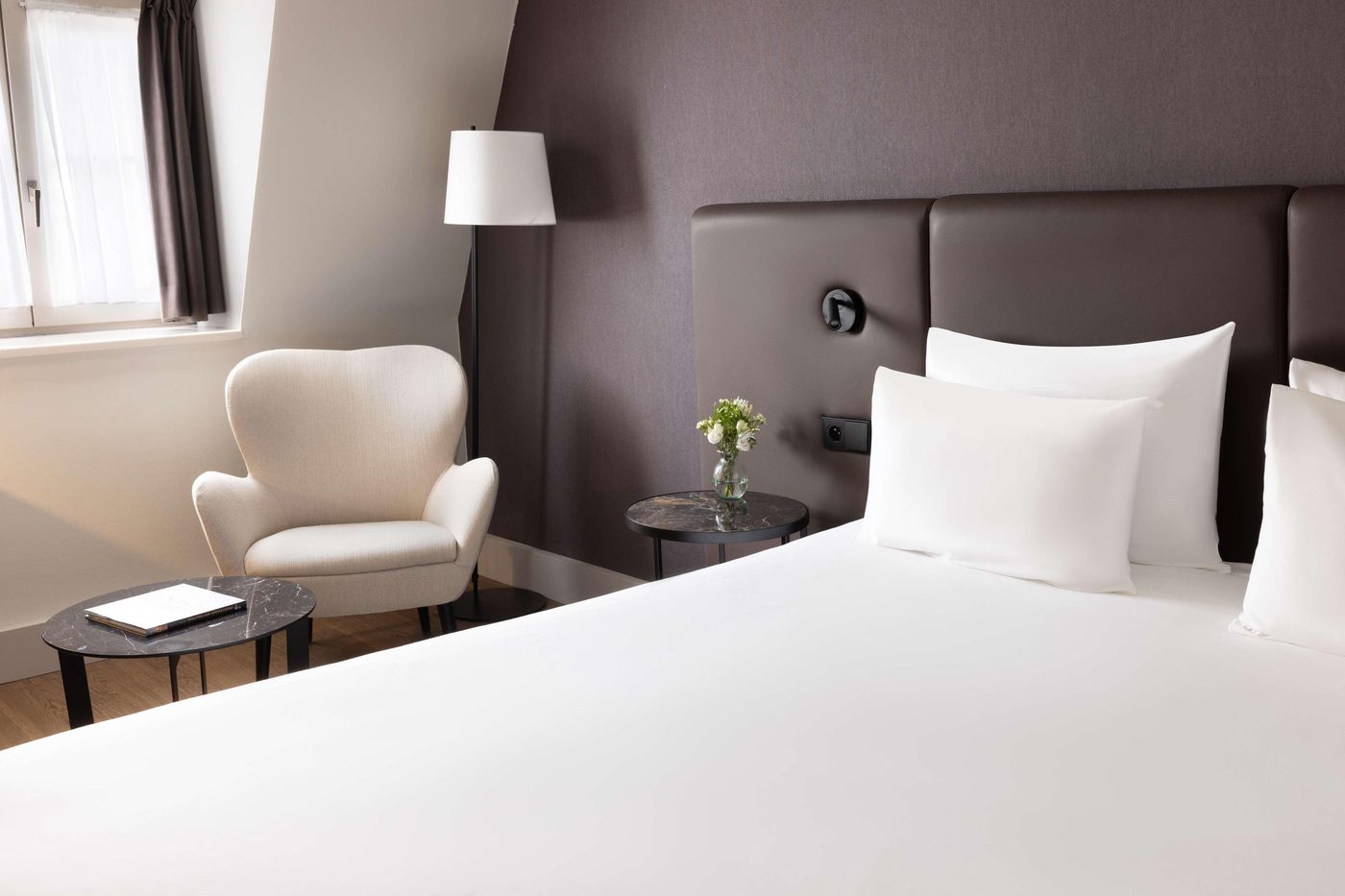 NH-Brussels-Carrefour-De-l-Europe-Bar-30