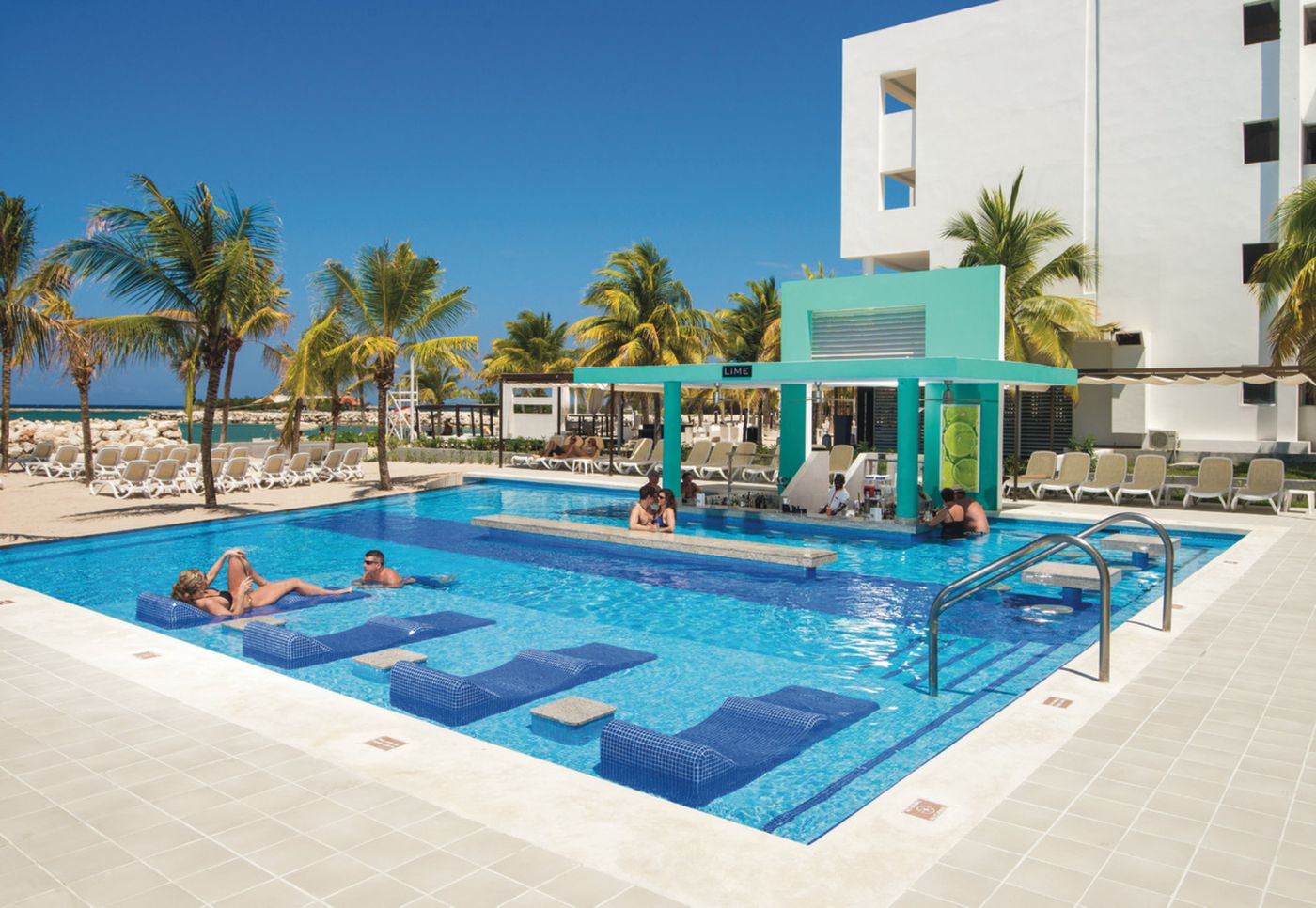 Riu-Palace-Jamaica-All-Inlcusive-Pool-1
