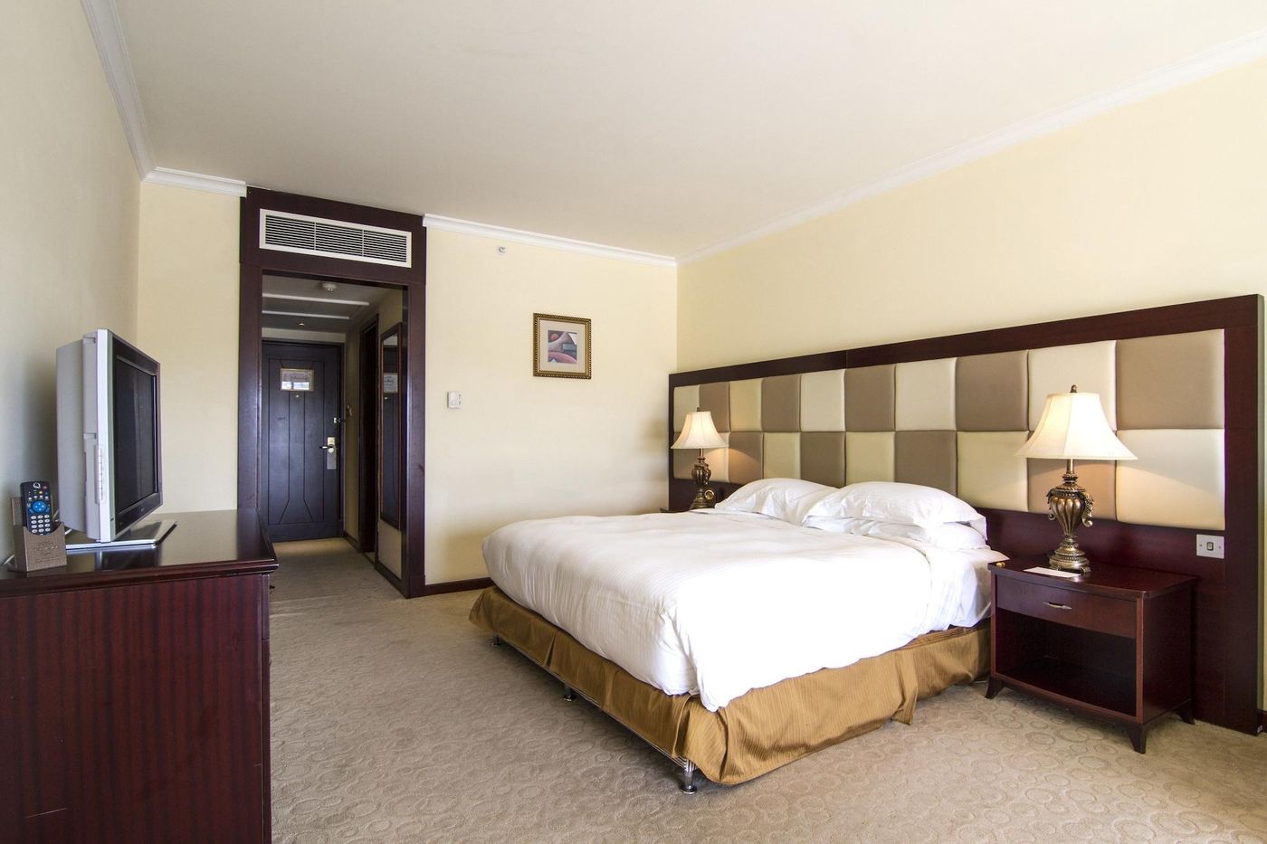 Excelsior-Grand-Hotel-Room-38