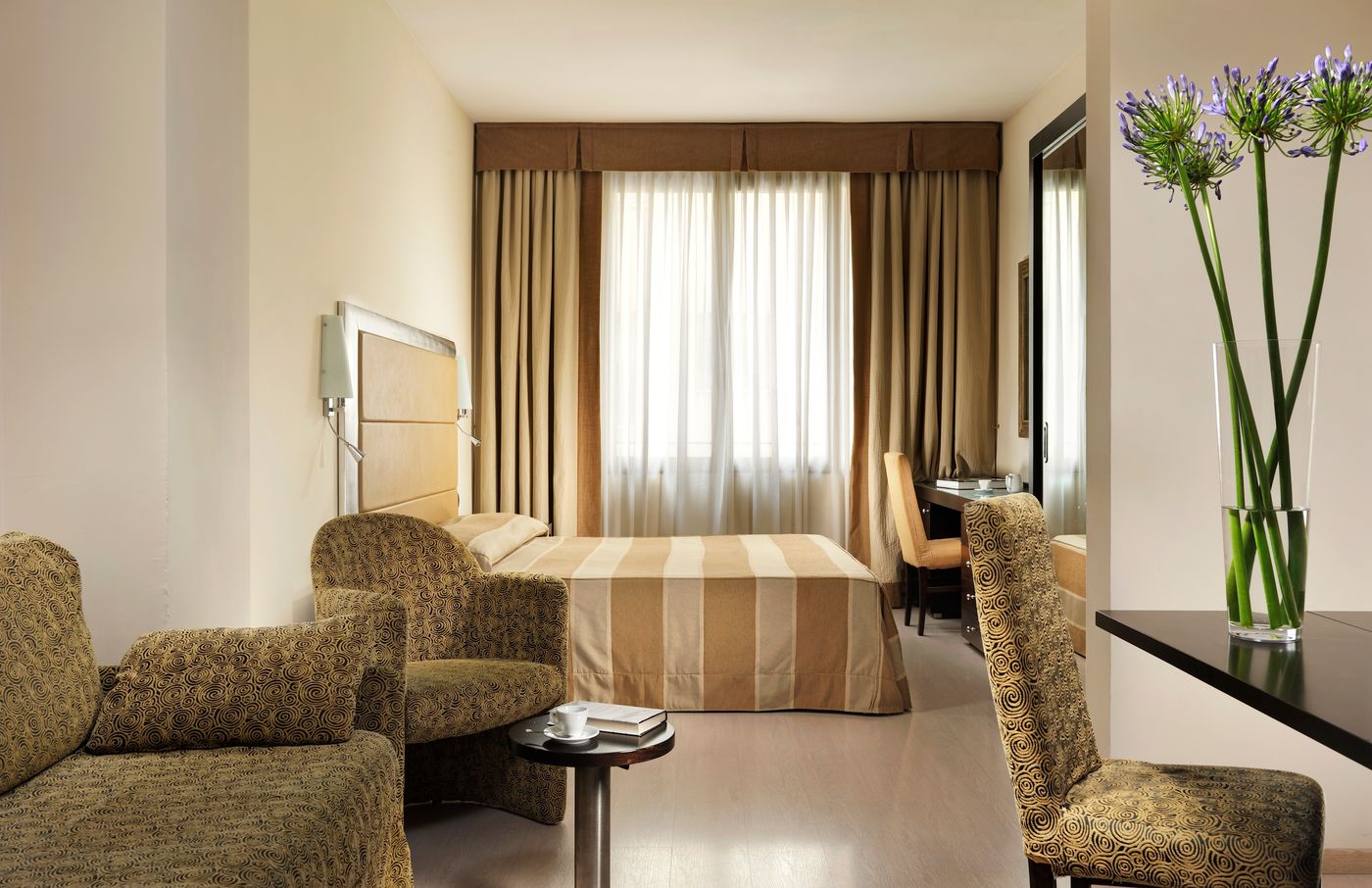 Grand-hotel-Mediterraneo-Room-48