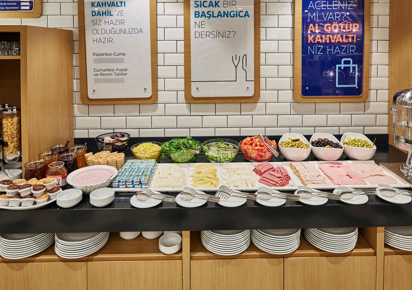 Holiday-Inn-Express-Istanbul--Atakoy-Metro-Restaurant-32