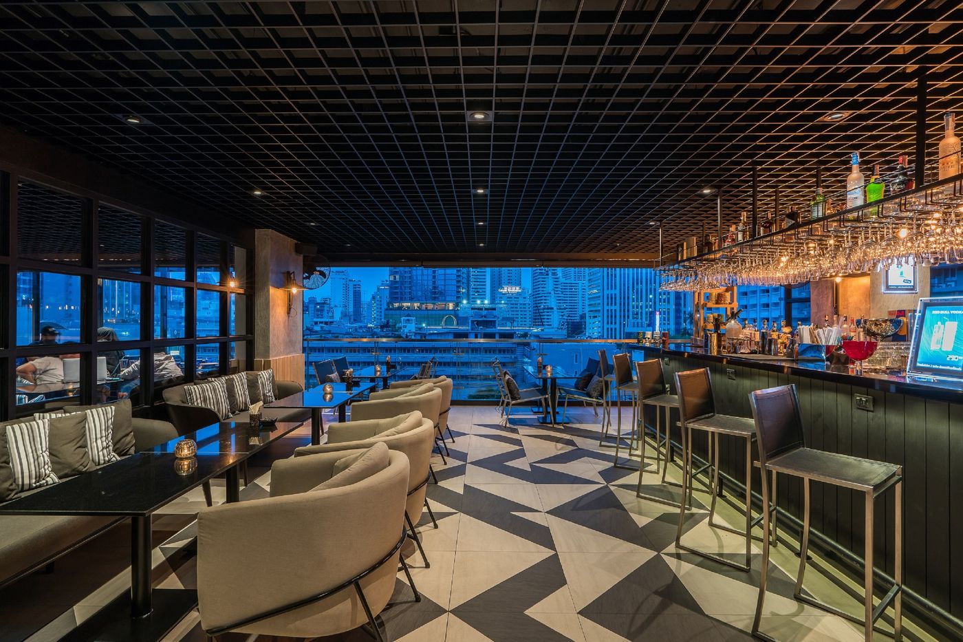 The-Key-Premier-Hotel-Sukhumvit-Bar-9