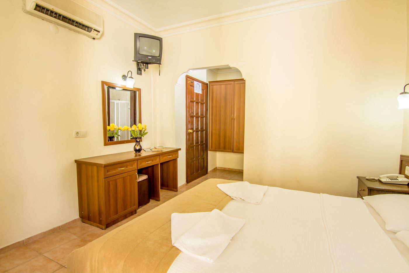 Hotel-Karbel-Sun-Room-34