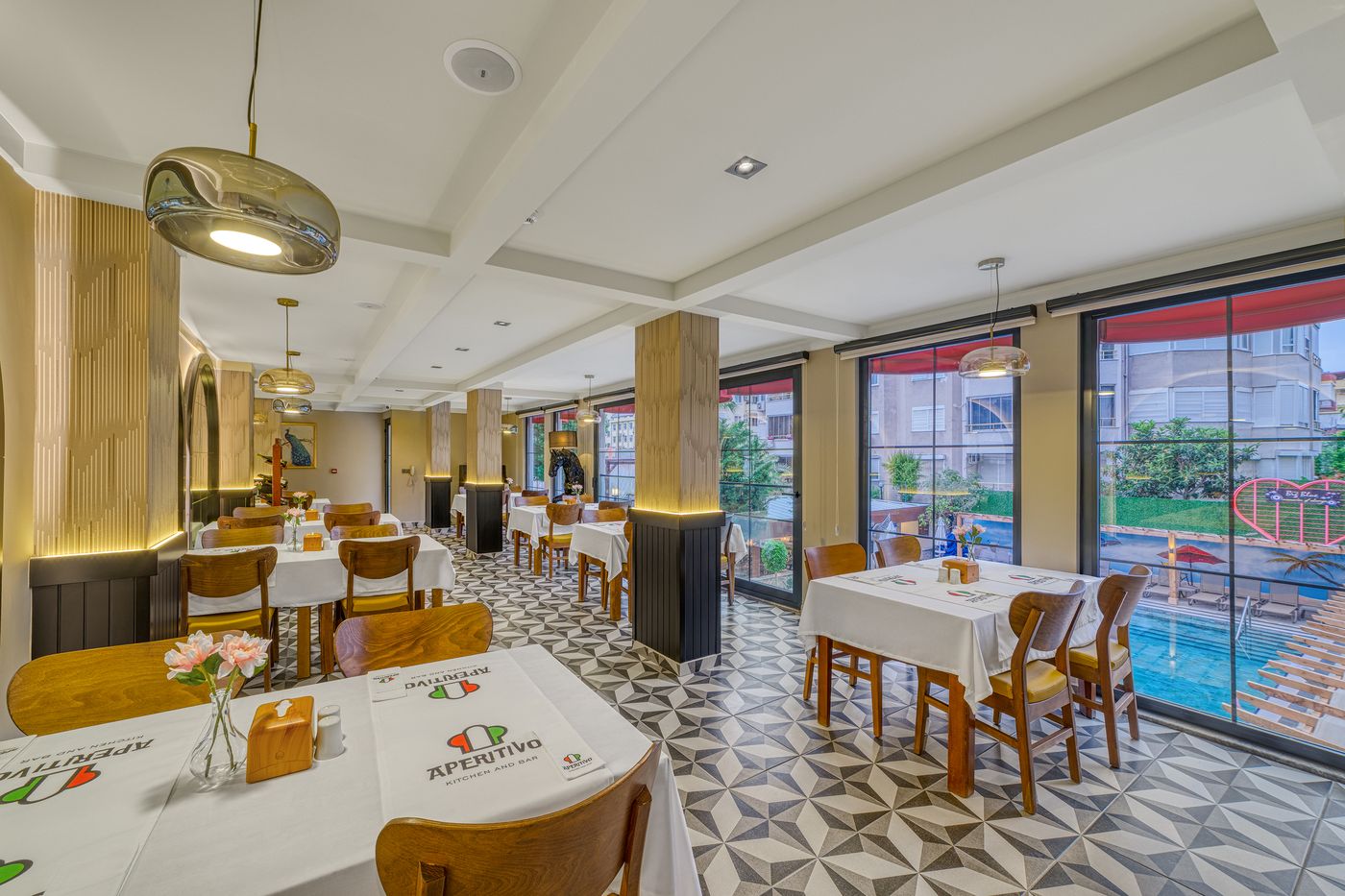 Big-Blue-Suite-Hotel-Restaurant-53