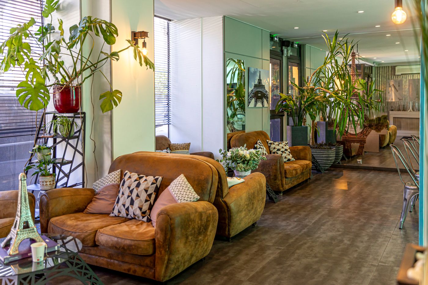 Hotel-Alpha-Paris-Eiffel-by-Patrick-Hayat-Lobby-11