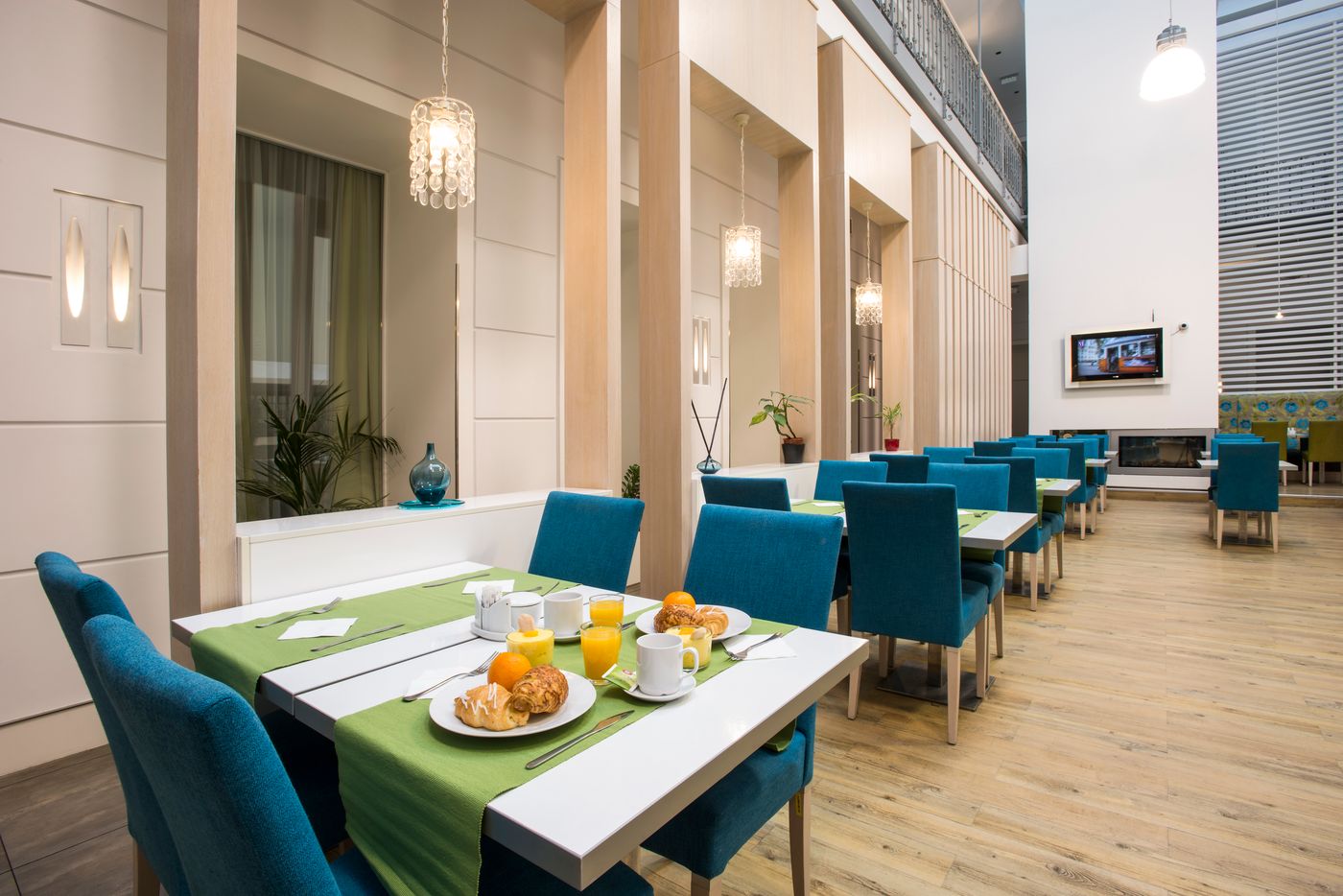 Atrium-Fashion-Hotel-Restaurant-49