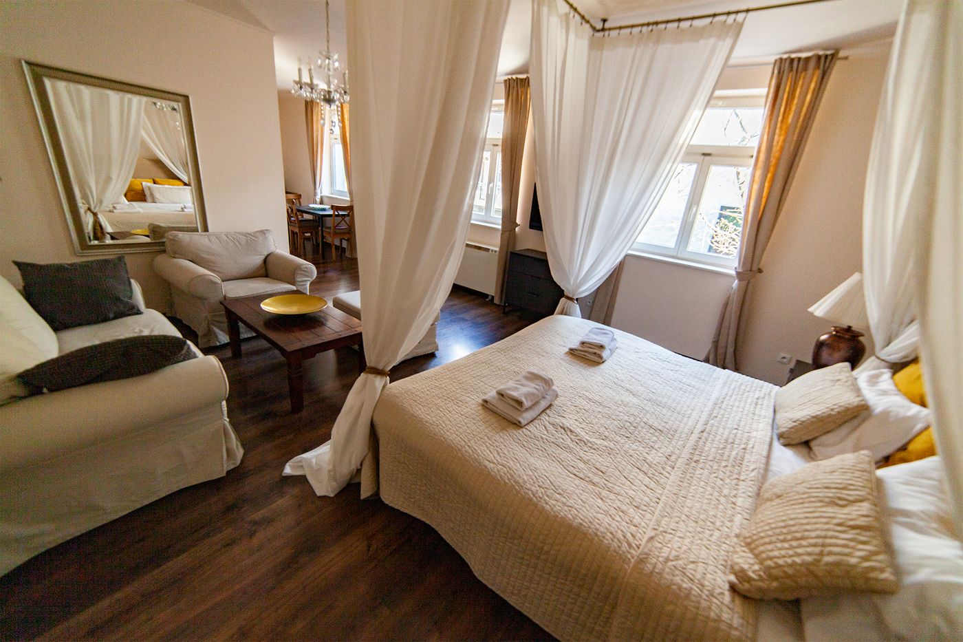 Lounge-Apartments-Room-28