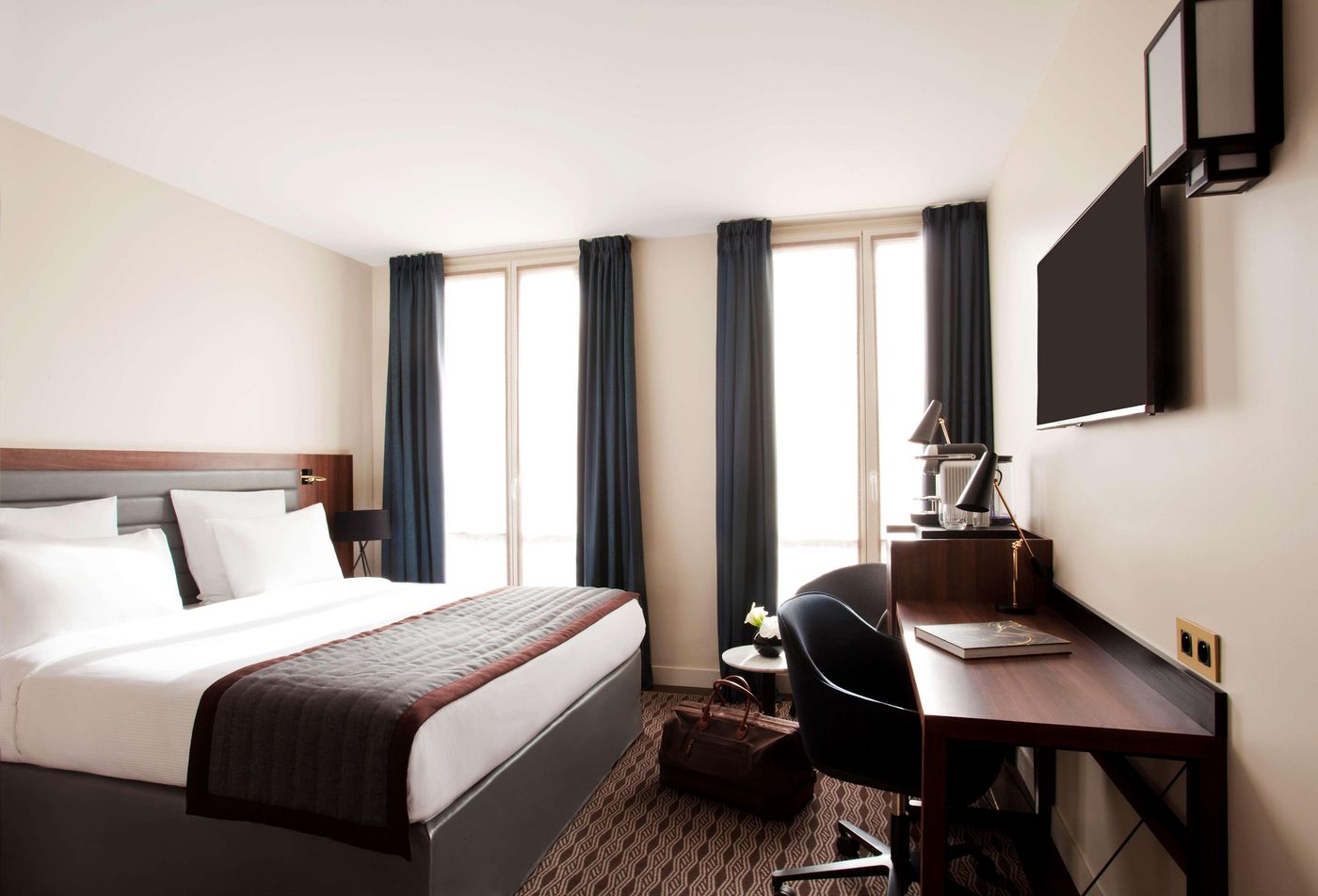 Hotel-Mayflower-Opera-Room-36