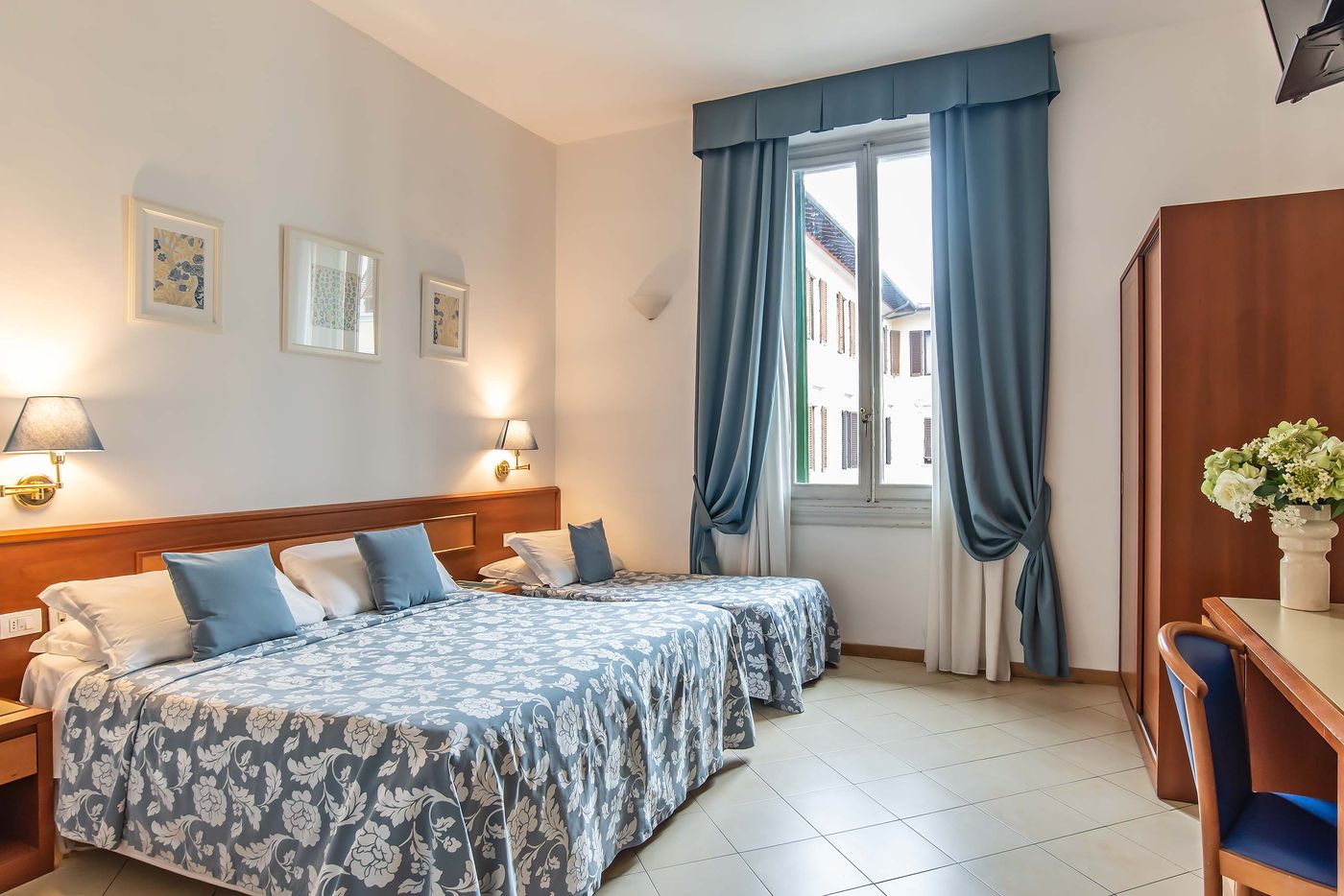 Hotel-Bonifacio-Room-5