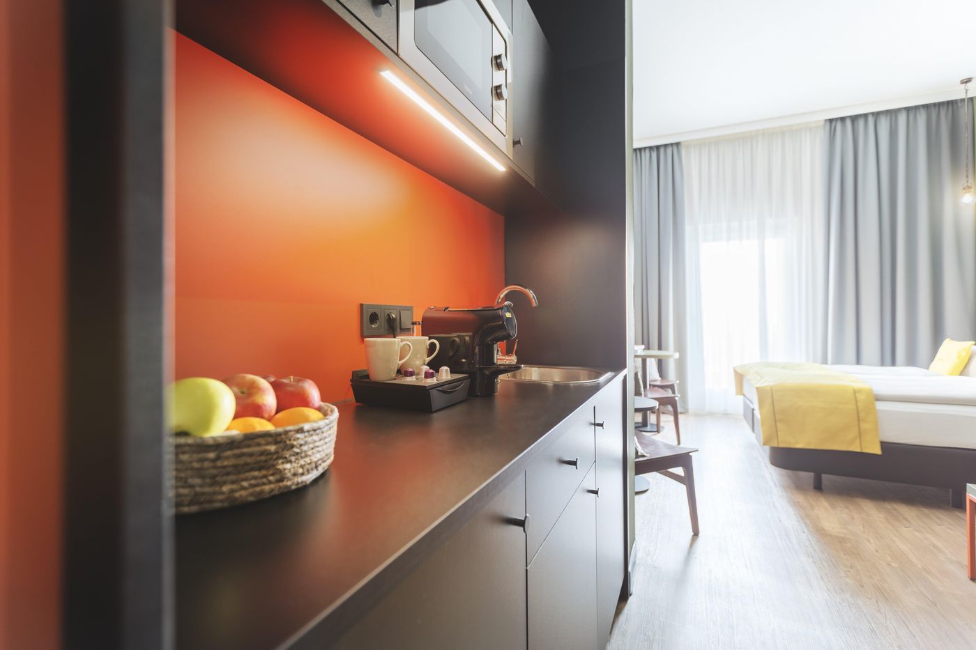 Holiday-Inn---The-Niu--Amity-Potsdam-Room-25