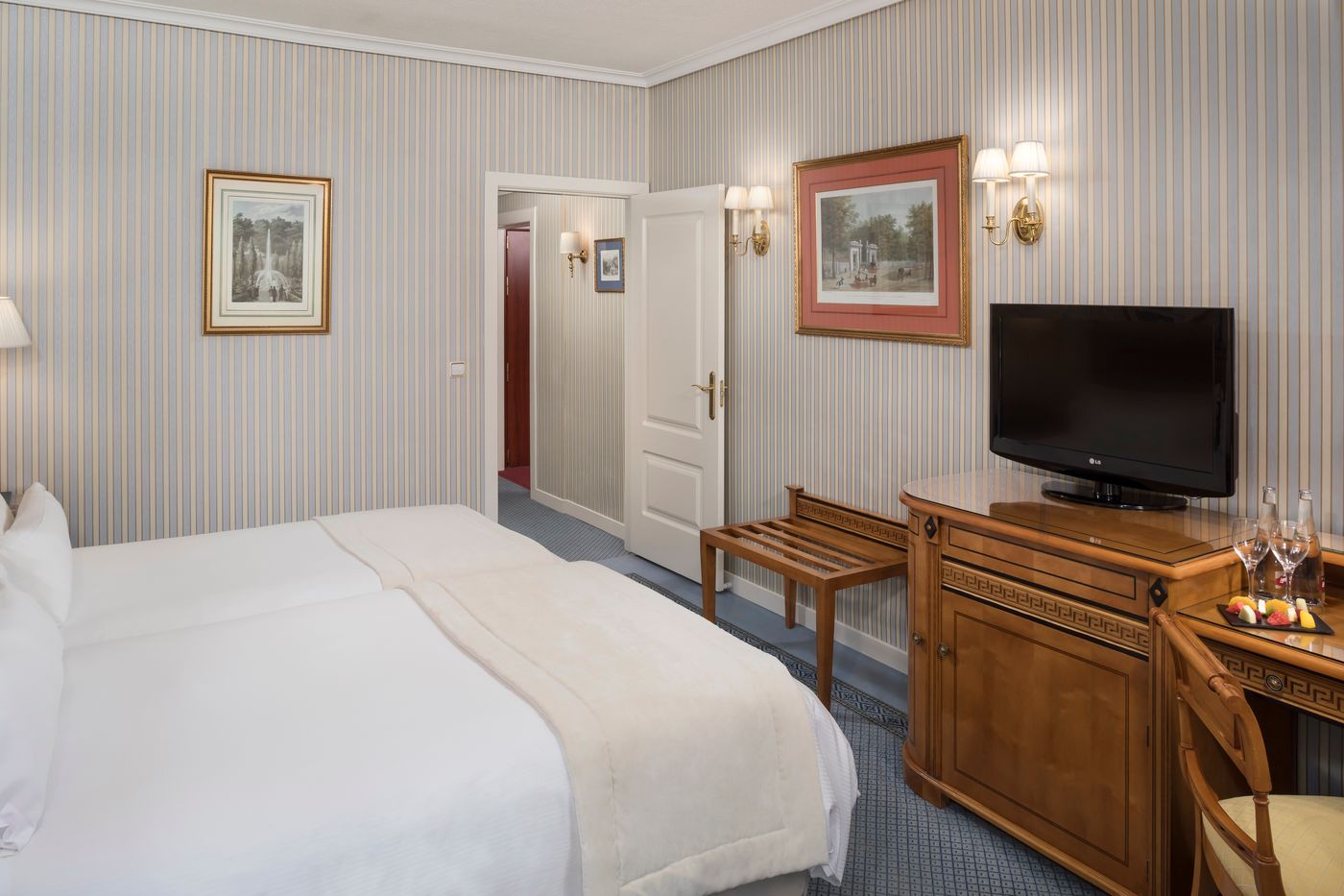 Melia-Castilla-Room-29