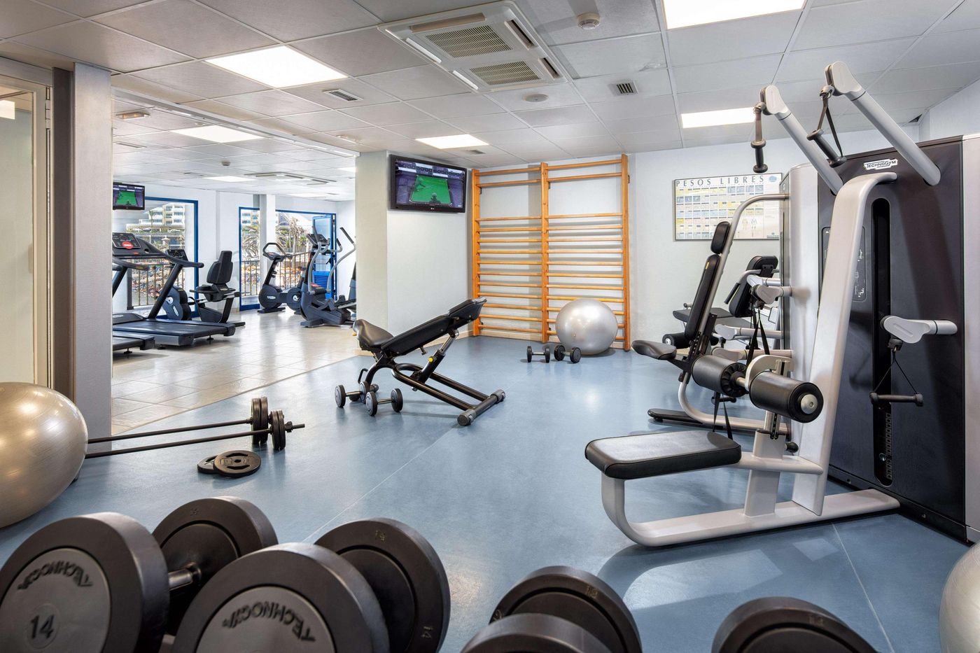 TUI-BLUE-Suite-Princess--Adults-Only--Sports-and-Entertainment-54