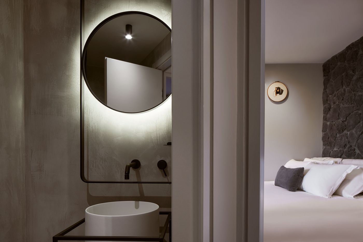 Apikia-Santorini-Room-46