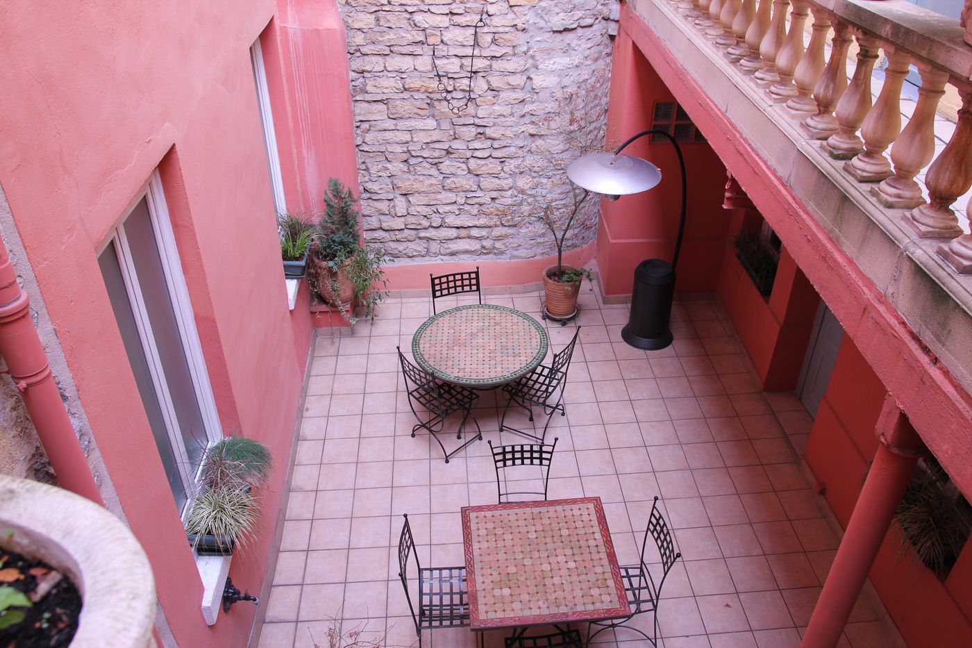 Hotel au Patio Morand - France - LYON - General view - 6