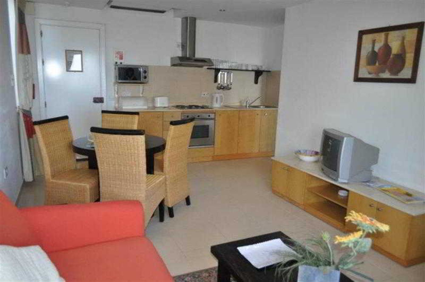 Club-Salina-Warhf-Room-20