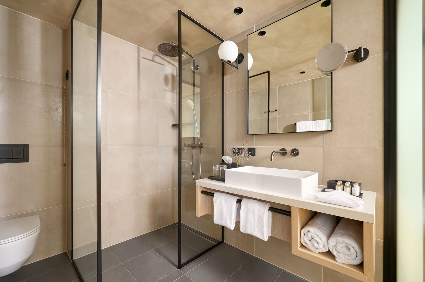 Hotel-Ambasador-Room-36