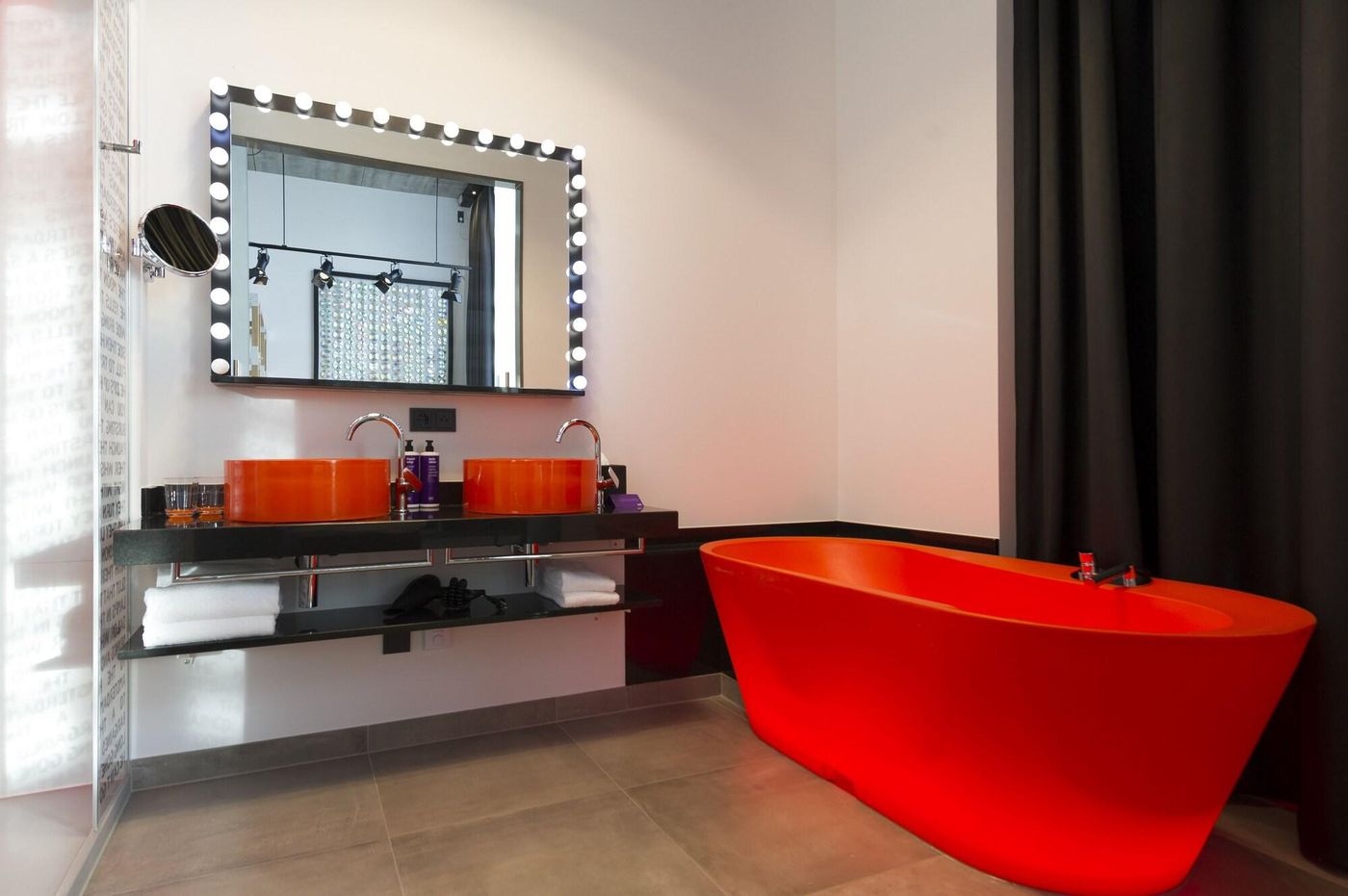 Jaz-in-the-City--Amsterdam-Room-38