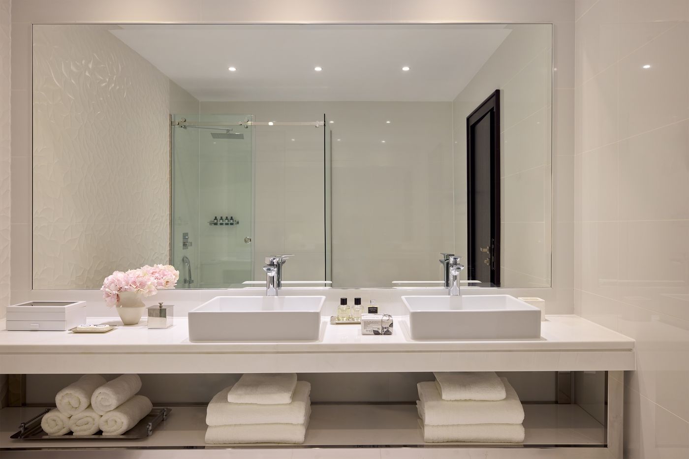 Pomegranate-Spa-Room-66