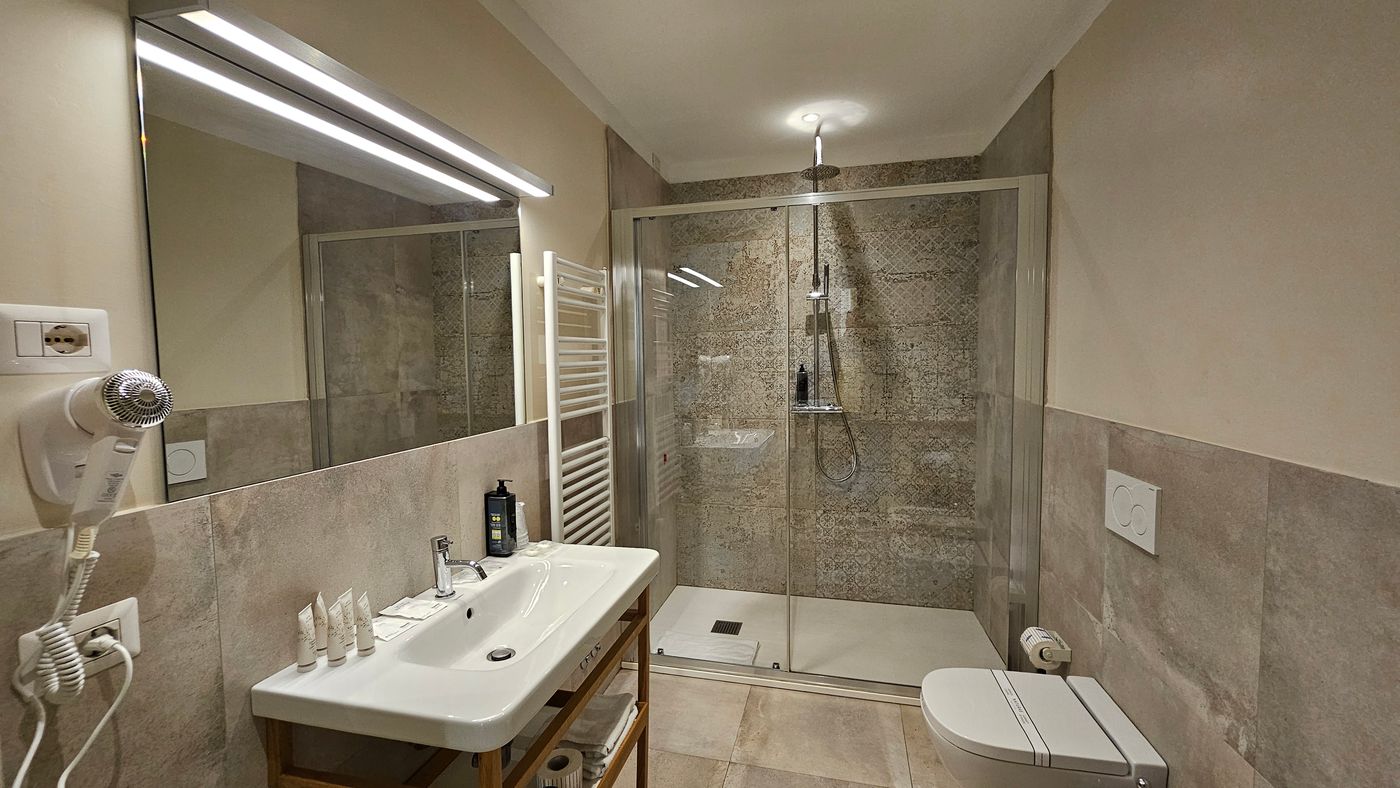 Borghese-Palace-Art-Hotel-Room-34