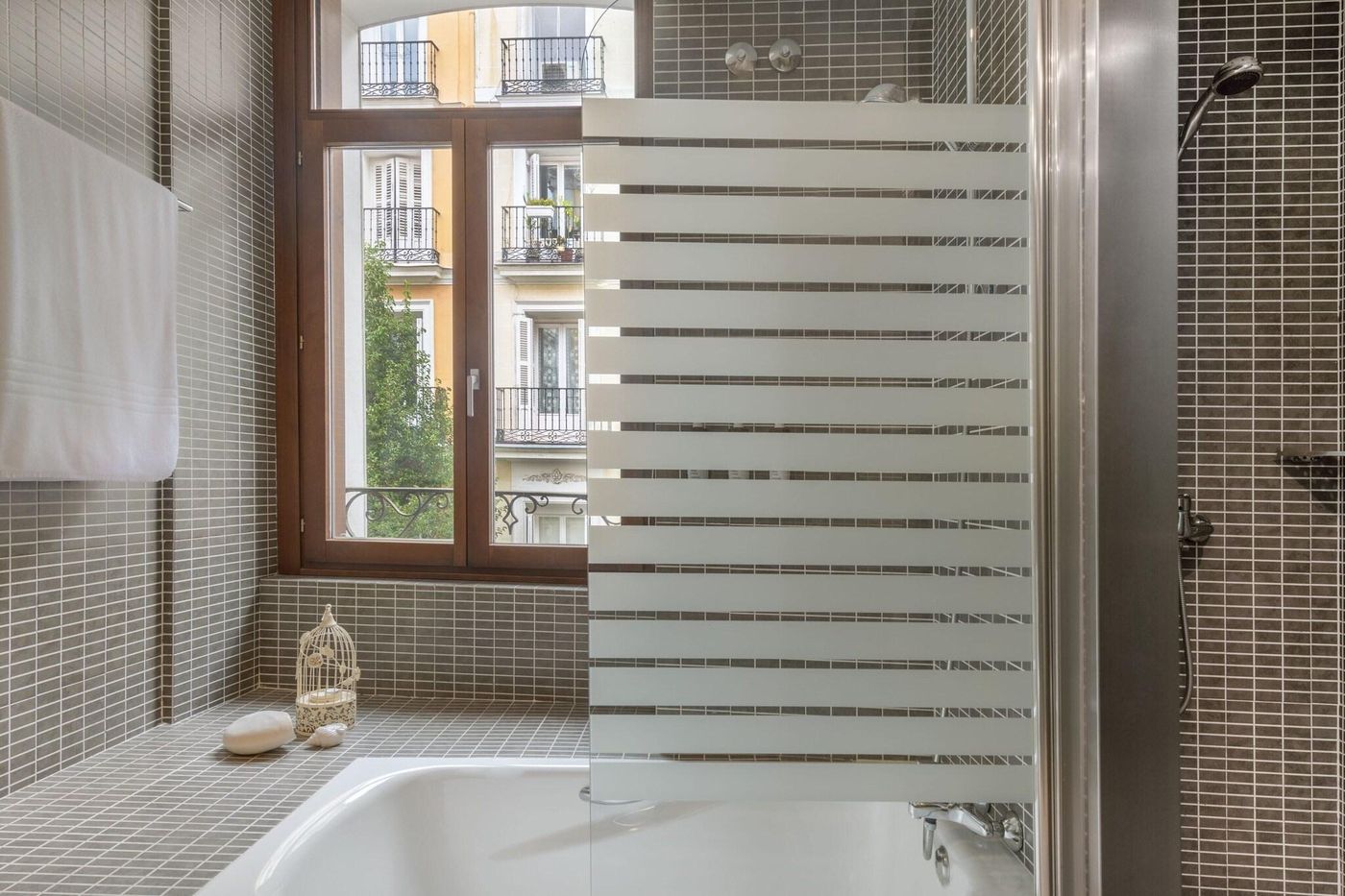 AC-Madrid-Recoletos-Room-49