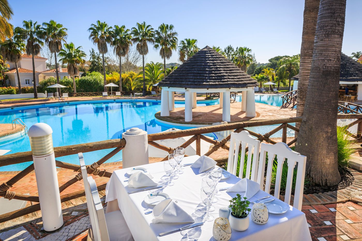 Encosta-do-Lago-Resort-Restaurant-13