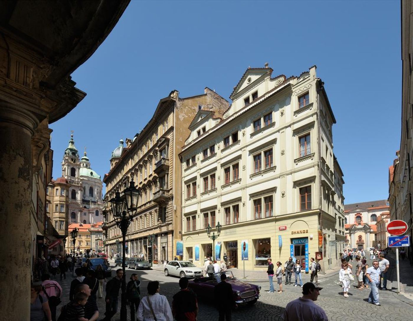 The-Charles-Hotel-General-view-11