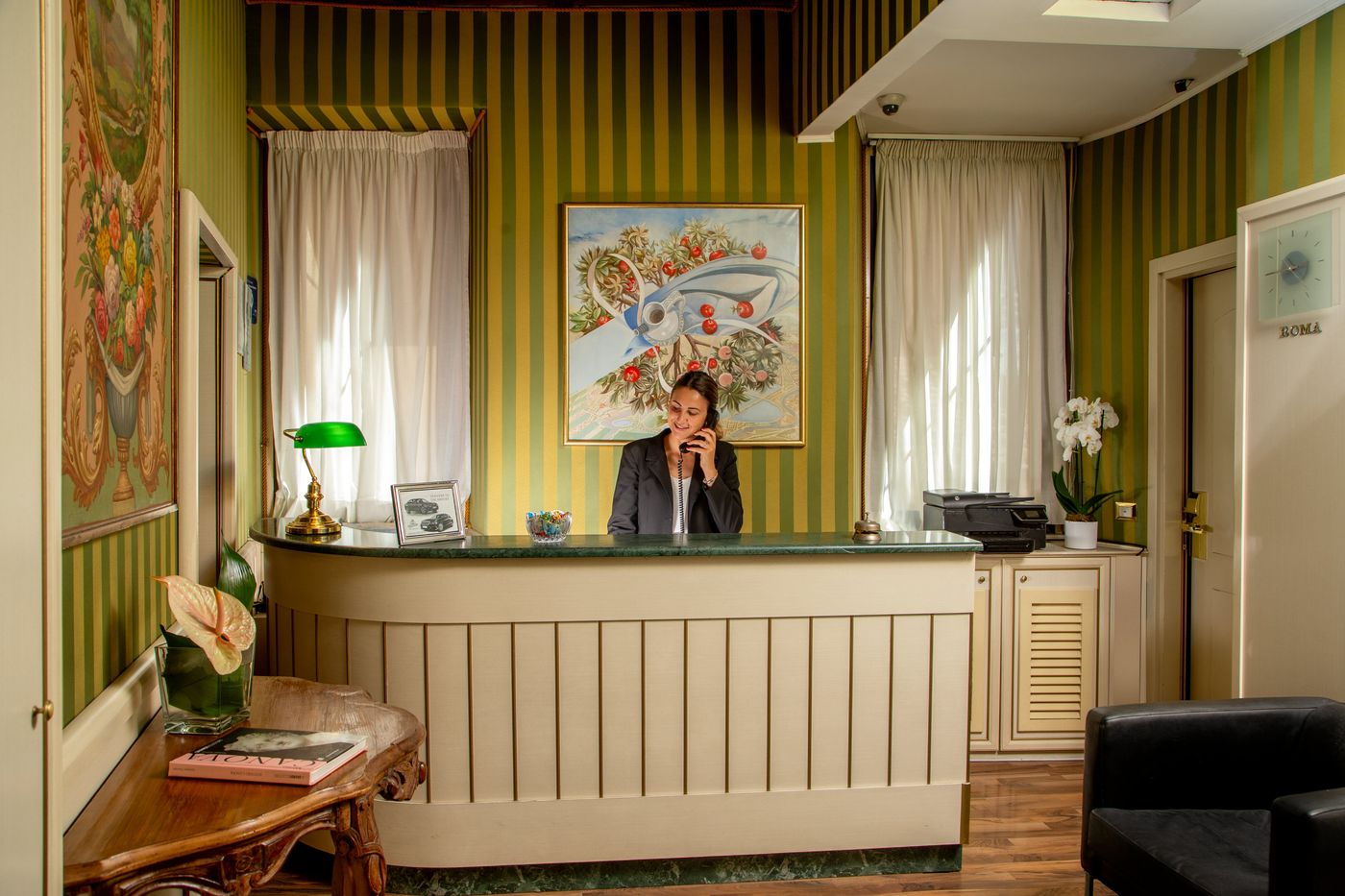 Residenza-Canova-Tadolini-Luxury-Rooms---Suites-Lobby-5