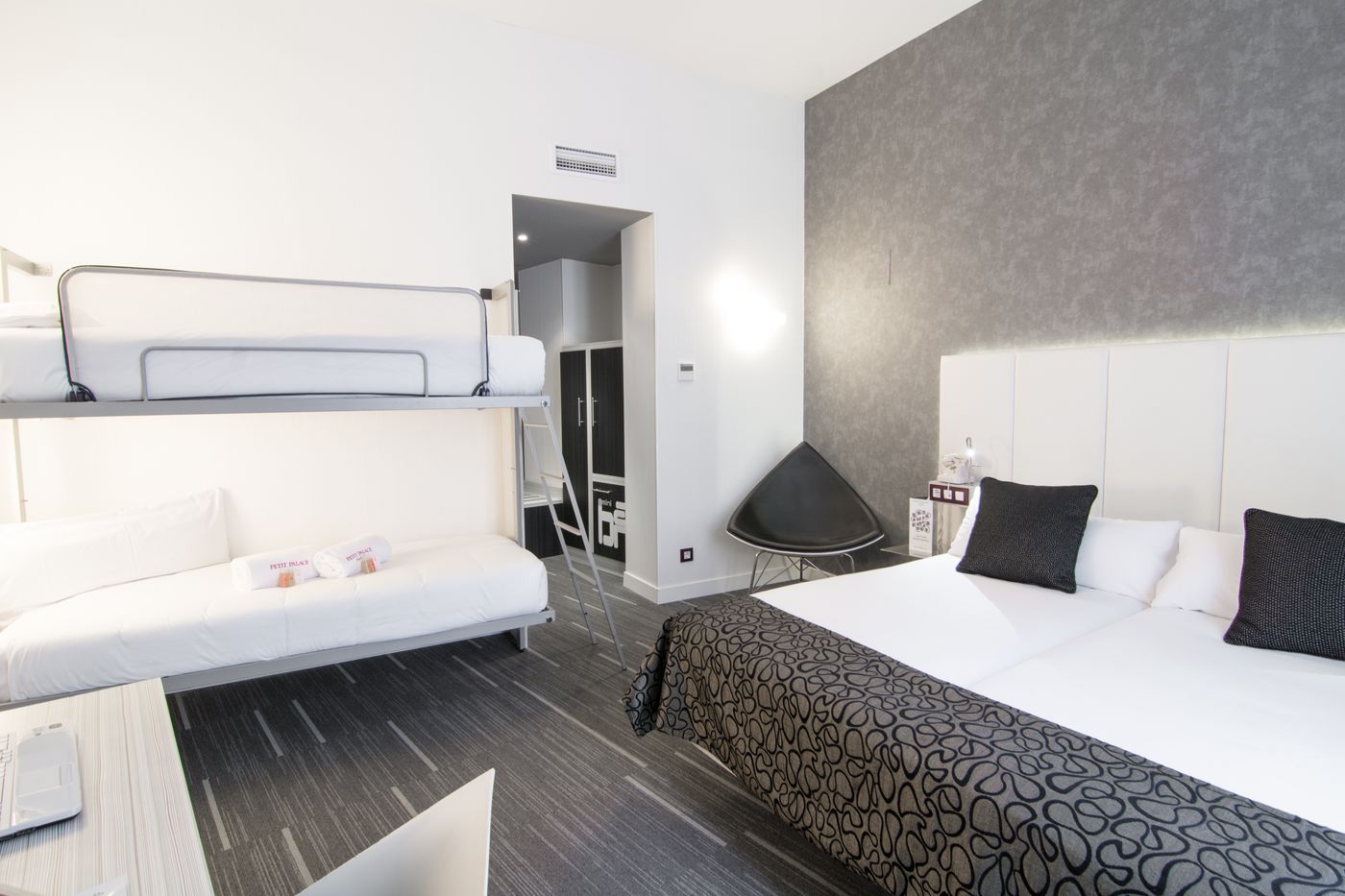 Petit-Palace-Santa-Barbara-Room-8