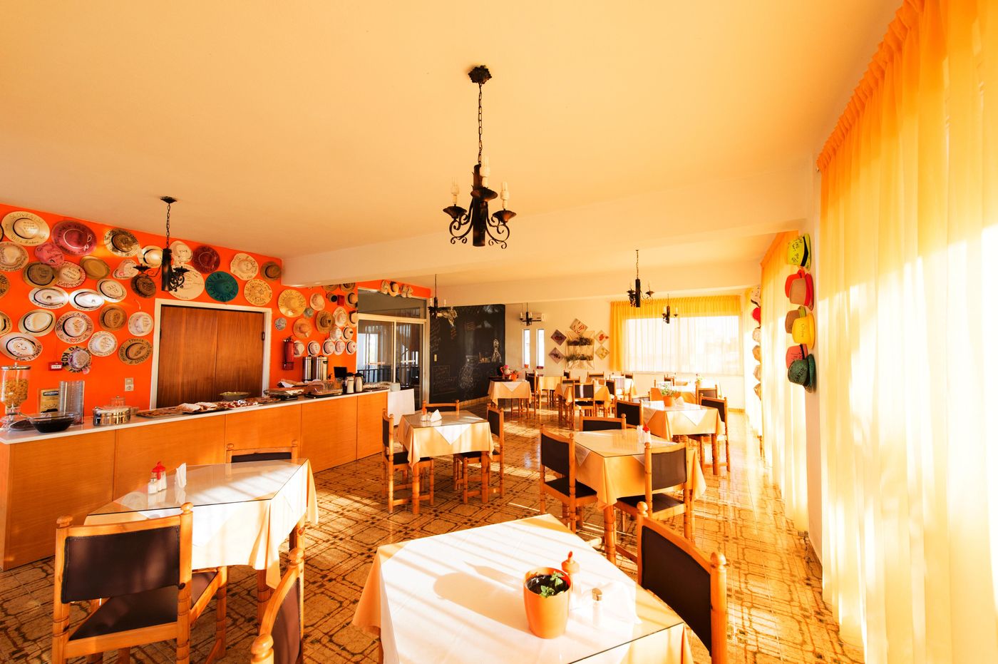 Laura-Hotel-Restaurant-14