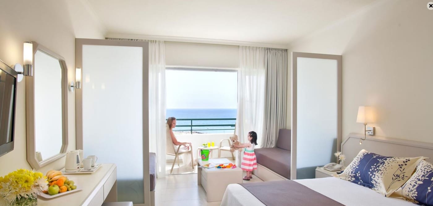 Louis-Imperial-Beach-Room-29