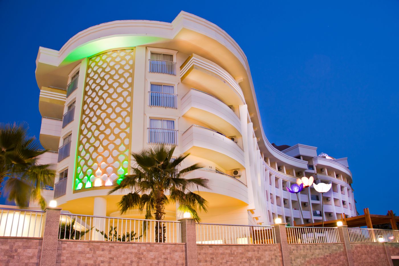 Side-Alegria-Hotel---Spa-General-view-12