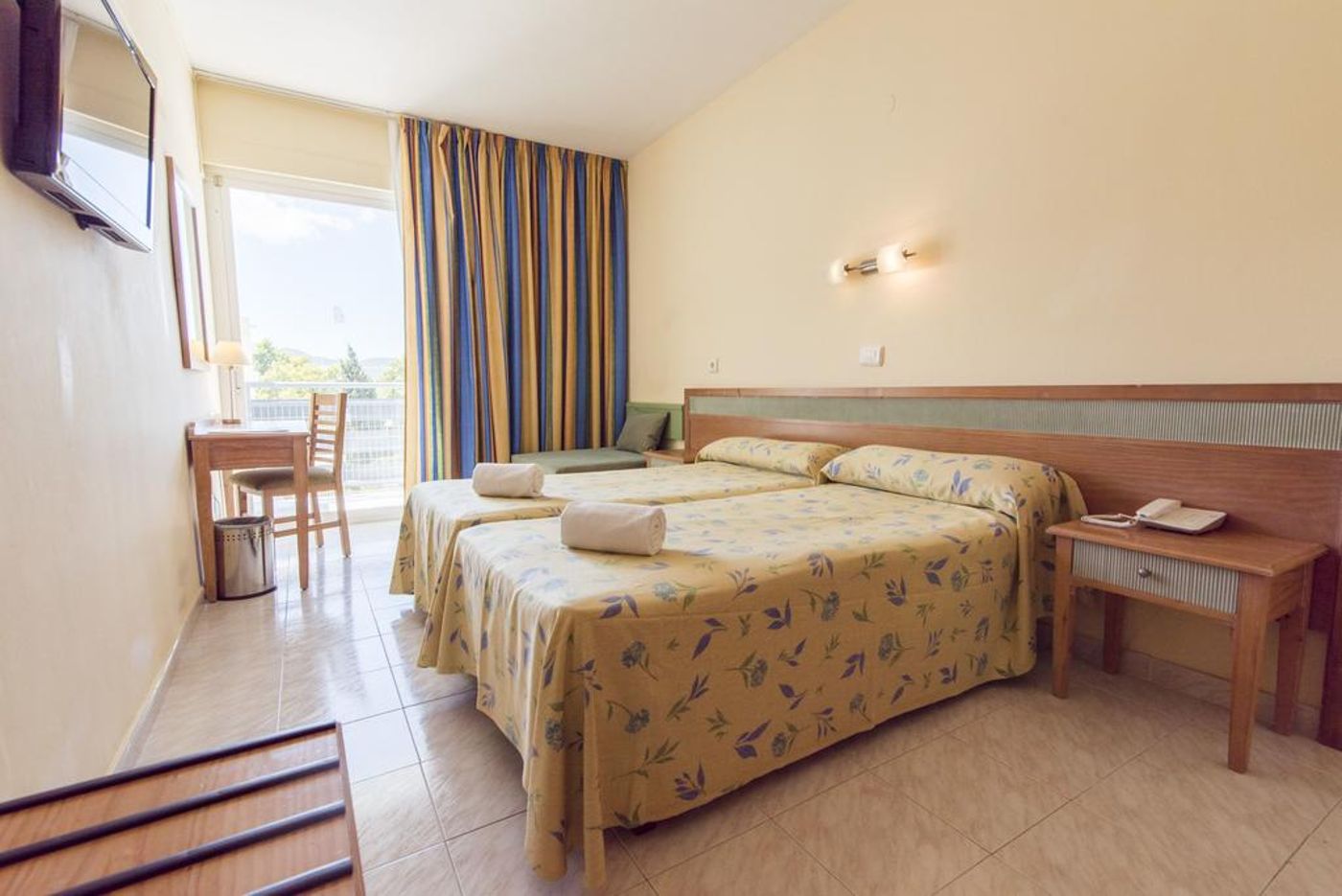 Azuline Hotel Pacific