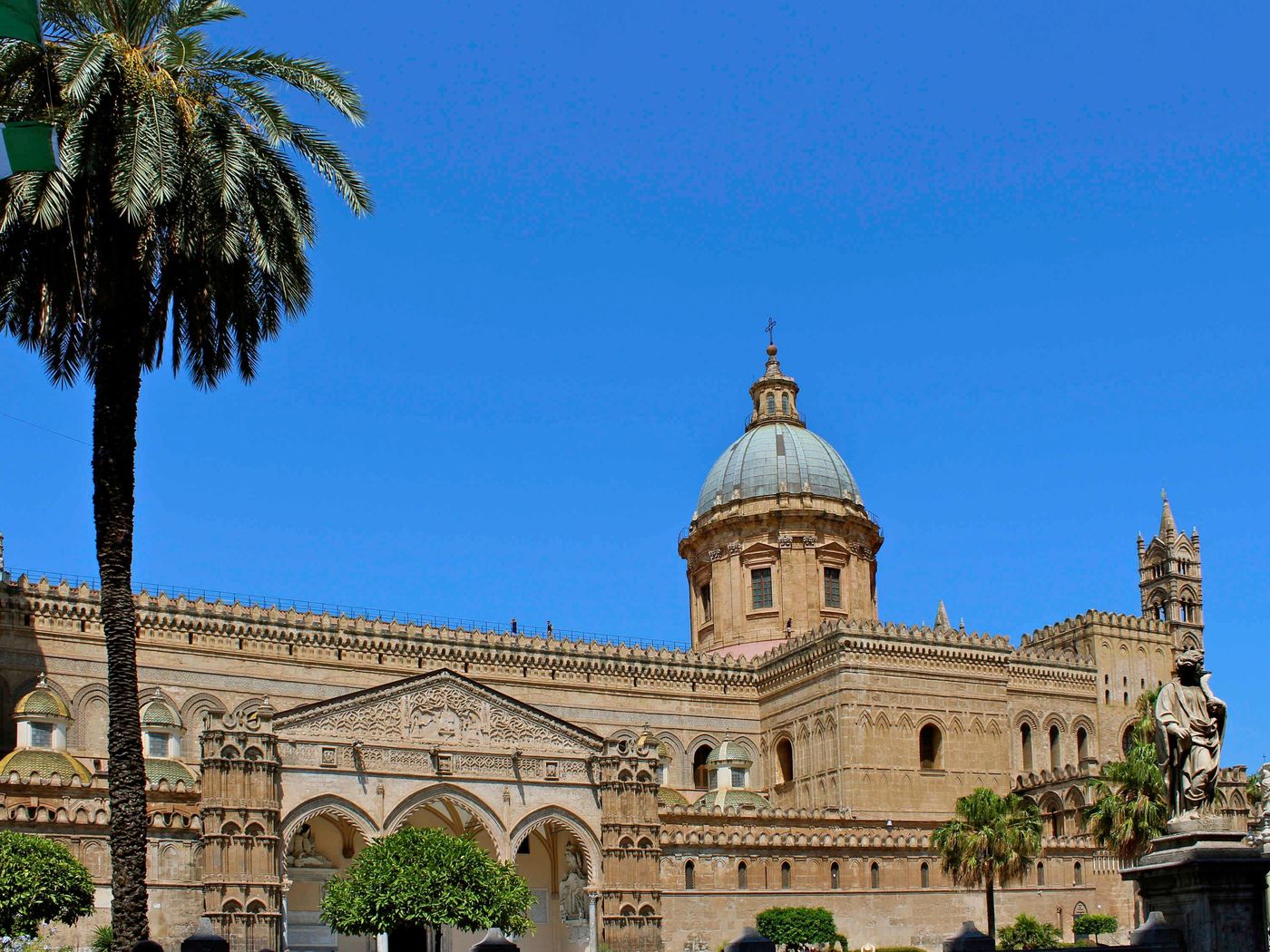 Cristal-Palace-Hotel-Sports-and-Entertainment-1