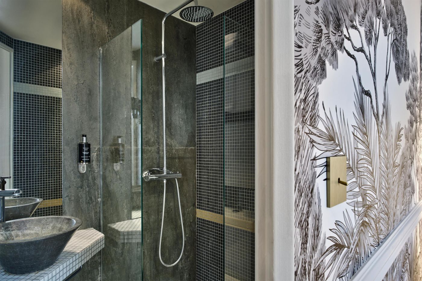 Moulin-Plaza-Room-46